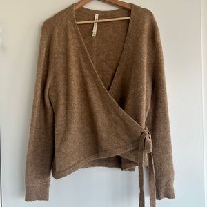 Aritzia Sweater